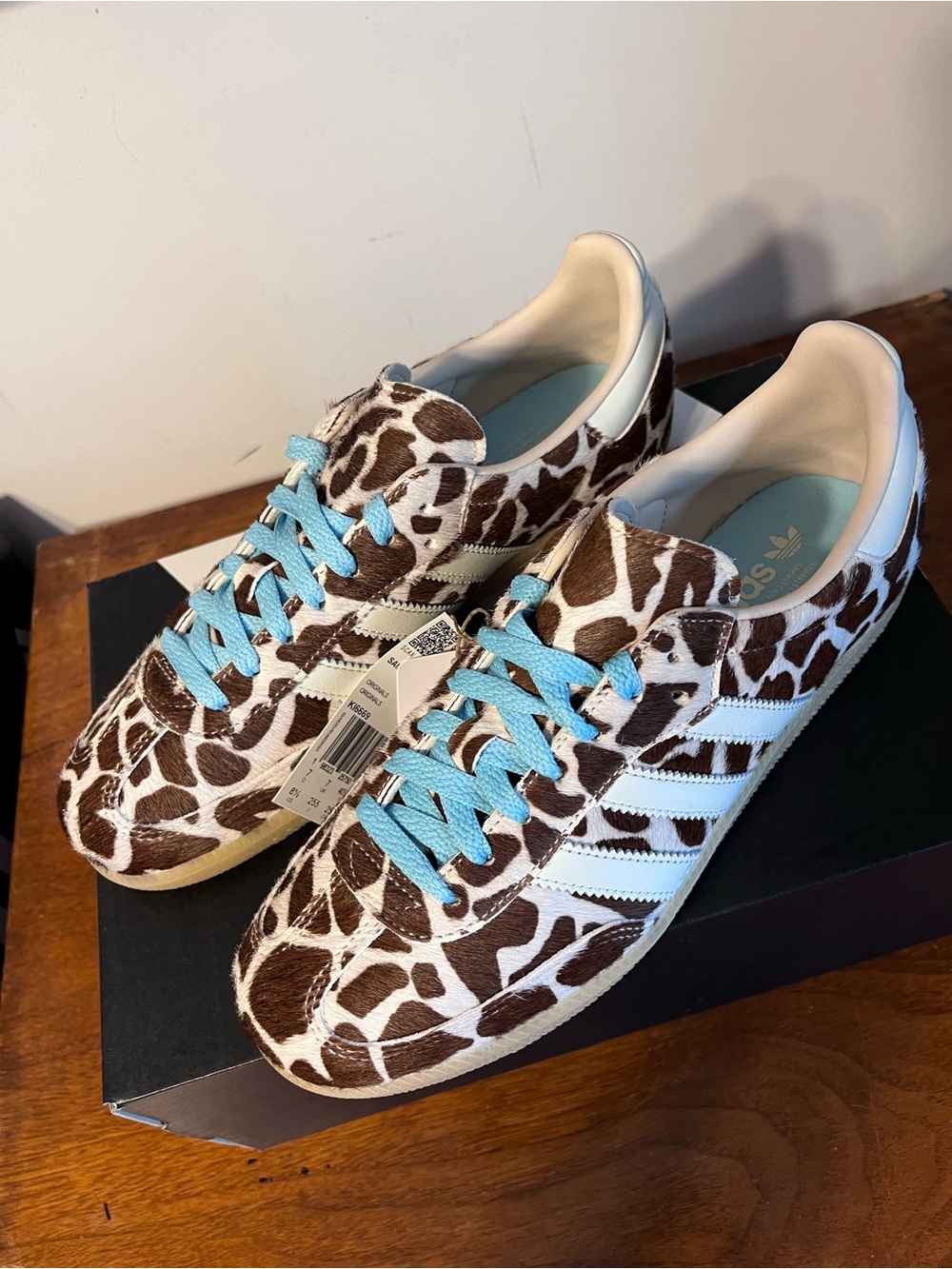 ADIDAS Women's Giraffe Print Samba Shoes - Picture 6 of 9
